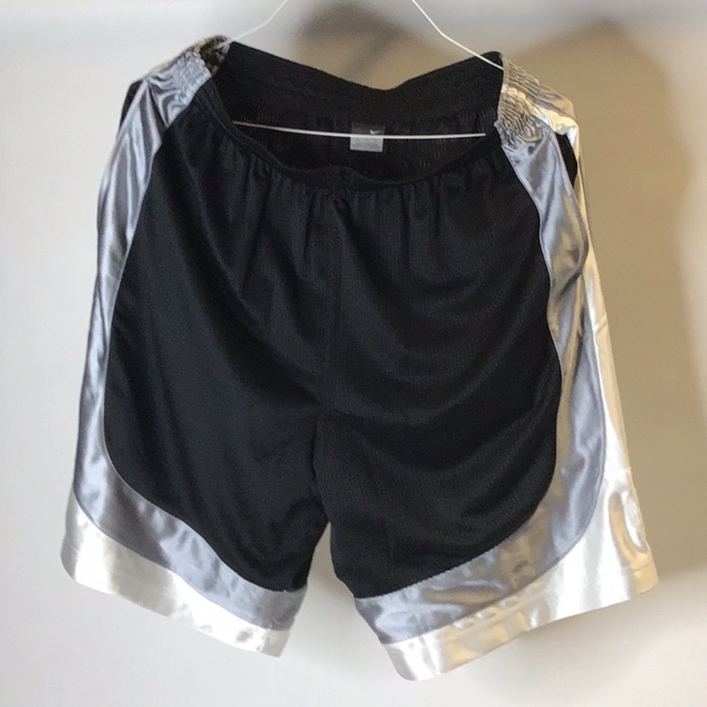 Nike Mens Shorts Sz XL